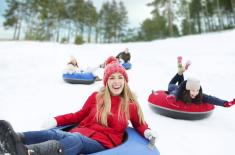 Szkoła wykłada się na dzikiej ślizgawce - miasto zapłaci odszkodowanie za wypadek