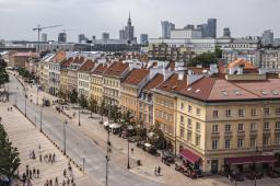Warszawa: sąd musi zdecydować o przekazaniu kamienic odebranych przez komisję