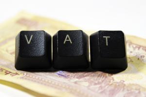 Minister wciąż upiera się w sprawie korekty VAT