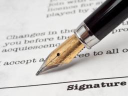 SN: nie każdy podpis oznacza zachowanie formy pisemnej oświadczenia woli