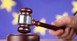 Trybunał UE uchylił dyrektywę w sprawie zatrzymywania danych osobowych