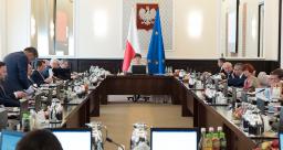 Rząd we wtorek m.in. o recyklingu pojazdów, zadłużeniu samorządów i mniejszości śląskiej