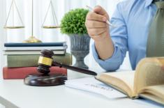 Odmowa zgody na rozwód porzuconego małżonka - sądy mają z tym problem