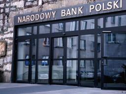 NBP: straty banków po wejściu ustawy o frankowiczach to 21 mld zł