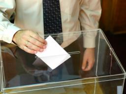 Borusewicz: czy można łączyć wybory z referendum?
