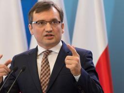 Prokurator generalny zapowiada represje wobec uczestników wydarzeń przed Sejmem