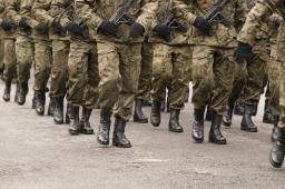 Policja pomoże w szkoleniu i przechowa broń obrony terytorialnej