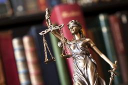 Komisja Wenecka skrytykowała zmiany w sądach i prokuraturze