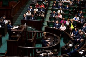 Sąd nakazuje prokuraturze powrót do śledztwa ws przeniesienia obrad Sejmu do Sali Kolumnowej