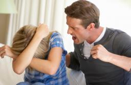 Psycholog: od przemocy domowej można się uwolnić