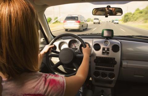 Rząd myśli o zezwoleniu na naukę jazdy dzieci przez rodziców