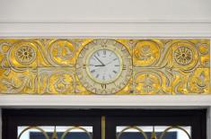 Strażnik sejmowy dostaje dodatki za uciążliwość, opiekę nad psem służbowym i konwoje