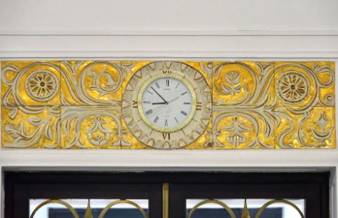 Strażnik sejmowy dostaje dodatki za uciążliwość, opiekę nad psem służbowym i konwoje