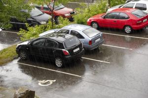 Toruń: za parkingi można już płacić kartą zbliżeniową