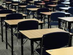 Wiceminister edukacji: mniej uchwał o zamiarze likwidacji szkół niż rok temu