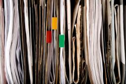 NIK: urzędnicy wciąż wyżej niż e-administrację cenią tradycyjny papier