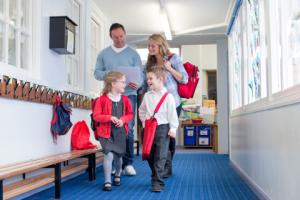 Wojewoda: kryteria naboru do przedszkola nie mogą krzywdzić samotnego rodzica