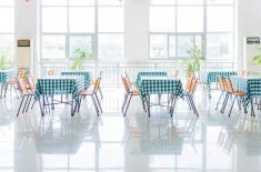 Opłatę za posiłek w stołówce ustala dyrektor szkoły