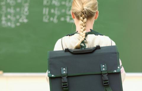 RPD: każda szkoła powinna być wyposażona w szafki dla uczniów