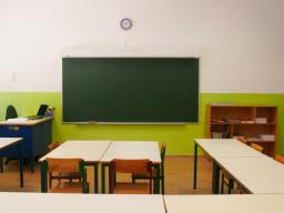 Łódzcy radni podjęli decyzję o likwidacji siedmiu szkół