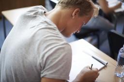 RCL: regulacje dotyczące egzaminów w szkołach artystycznych niekonstytucyjne