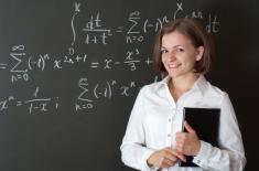 Awans zawodowy nauczyciela: informacja o wyższym wynagrodzeniu niekoniecznie na piśmie