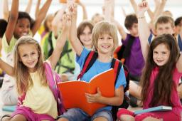 Publicyści: sześciolatki powinny iść do szkoły