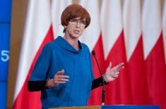 Rafalska: rodzina sama zdecyduje, na co wydać pieniądze z wyprawki