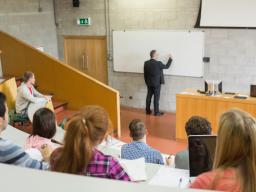 Polskie uczelnie mają problem z wykładowcami z zagranicy
