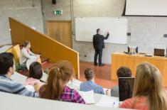 Polskie uczelnie mają problem z wykładowcami z zagranicy