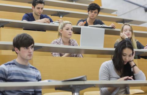 Eksperci: reforma na uczelniach to mniej etatów i mniejsza liczba studentów