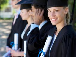 Raport: kształcenie na wyższych uczelniach jest masowe