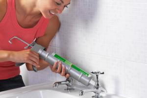 Mieszkania: ceny spadają, a transakcji przybywa