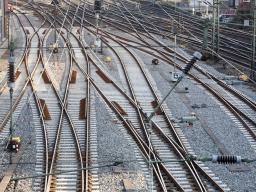 MIB zapowiada zmiany w inwestycjach na kolei