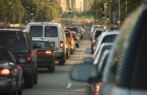 Warszawa: Policja zbada, czy samochody nie przekraczają norm emisji spalin i immisji hałasu
