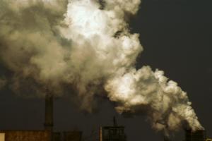 UE zwiększyła emisję CO2 ze spalania paliw kopalnych