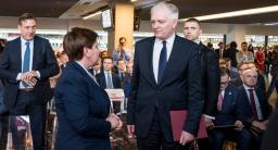 Min.Gowin czeka na decyzję premiera w sprawie sądów