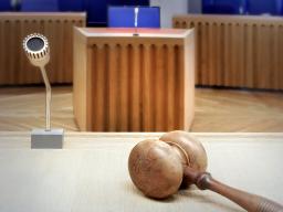 Sędzia z procesu Kiszczaka zaatakowana tortem