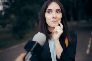 Adw. Naumann: ostrożnie z wypowiedziami w mediach