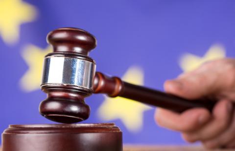 Raport UE: sędziowie w Polsce są skuteczni, ale państwo oszczędza na pomocy prawnej