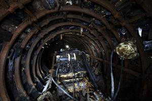 Ocena zniszczeń po pożarze w kopalni Wujek-Śląsk