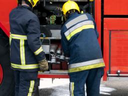 Pięć osób poszkodowanych w pożarze hali w Gdyni