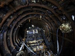 Sześciu górników rannych po wstrząsie w kopalni Rudna