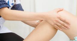 Czy strzyknięcie w kolanie może być wypadkiem przy pracy?