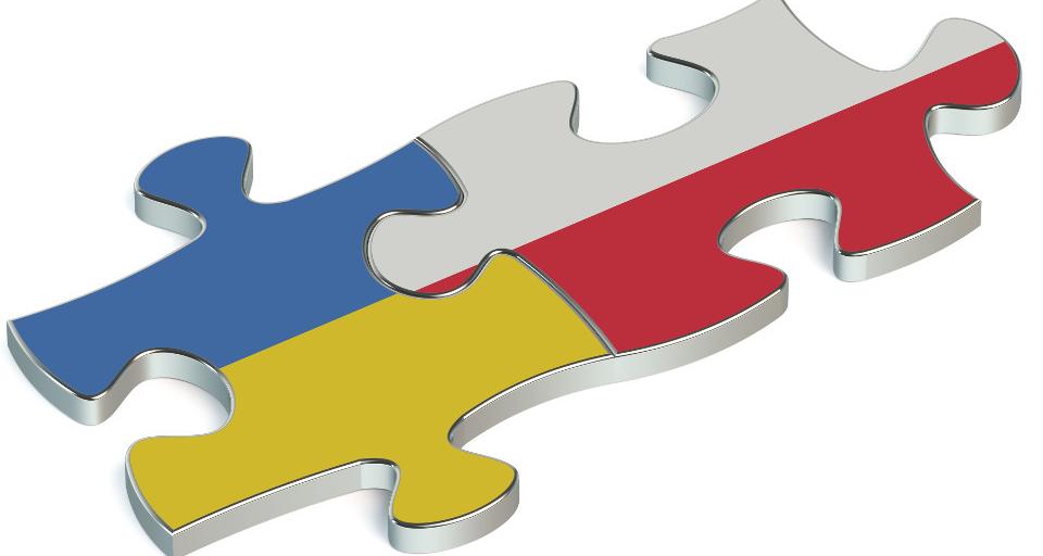 Jak rozliczyć w VAT sprzedaż dla odbiorcy z Ukrainy, jeśli towar został przemieszczony między Polską a Węgrami?