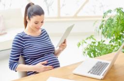 Czy przedstawienie przez pracownicę zaświadczenia lekarskiego o ciąży (poronieniu) jest równoznaczne z wycofaniem przez pracodawcę wypowiedzenia umowy o pracę?