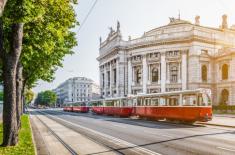 W jaki sposób lekarz powinien rozliczyć się z przychodu z kontraktu zawartego z firmą z Austrii?