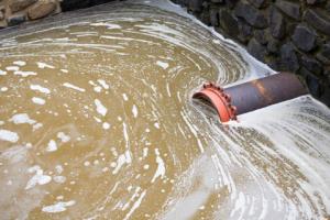 Czy dotacja dla przedsiębiorców zamierzających wybudować przydomową oczyszczalnię ścieków będzie stanowiła pomoc publiczną lub pomoc de minimis?