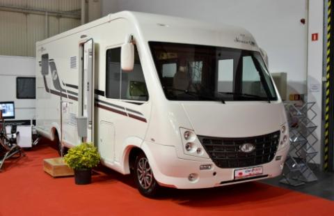 Czy przy zakupie na potrzeby firmy używanego kampera o ładowności powyżej 500 kg w ramach leasingu finansowego, podatnik może odliczyć 50% podatku naliczonego?