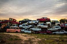 Jaki proces odzysku ma miejsce w strzępiarce odpadów metalowych?